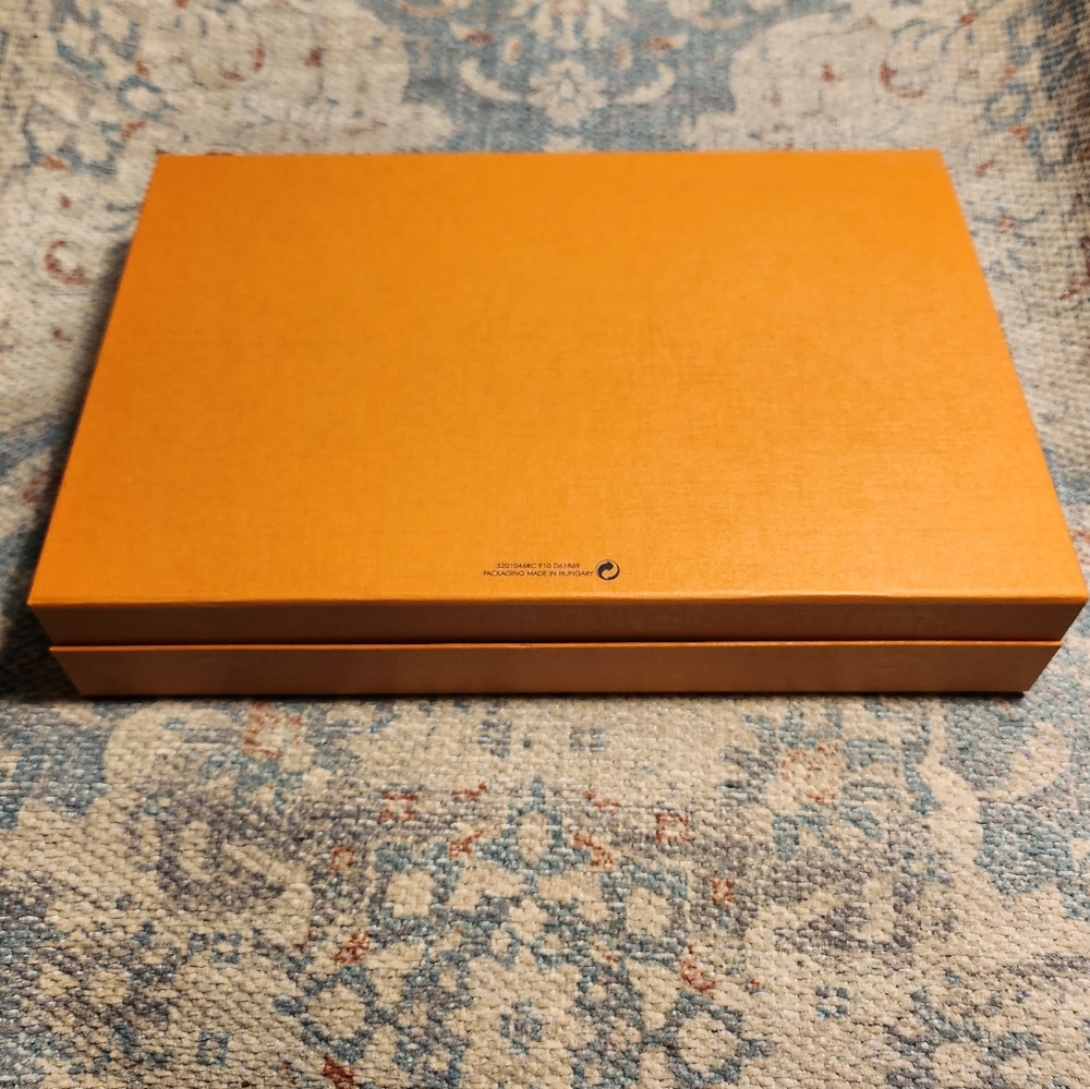 Louis Vuitton gift box - Picture 5 of 6